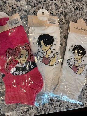 Graphic Anime Crew Socks - Pink & White